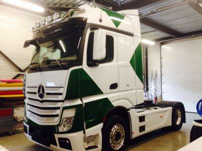 Camion vert blanc